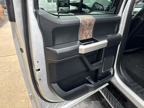 Used 2017 Ford F250 Lariat w/ Lariat Value Package image 23