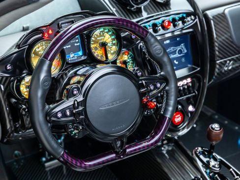 Used 2020 Pagani Huayra image 22
