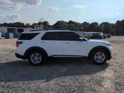 Used 2020 Ford Explorer XLT RWD image 7