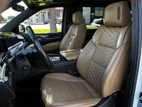 Used 2022 Cadillac Escalade ESV Premium Luxury AWD/4WD image 28