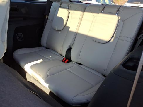 Used 2025 Lincoln Aviator AWD image 12