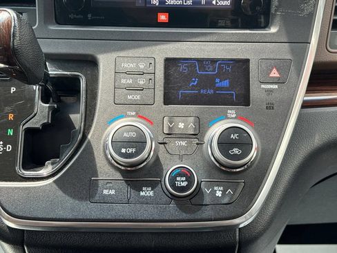 Used 2015 Toyota Sienna Limited Premium AWD/4WD image 23