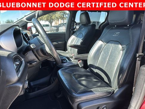 Used 2018 Chrysler Pacifica Touring-L w/ Premium Audio Group image 13