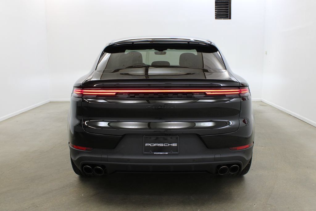 Used 2025 Porsche Cayenne S AWD/4WD image 6