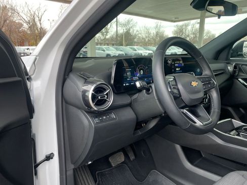 Used 2025 Chevrolet Equinox LT image 33