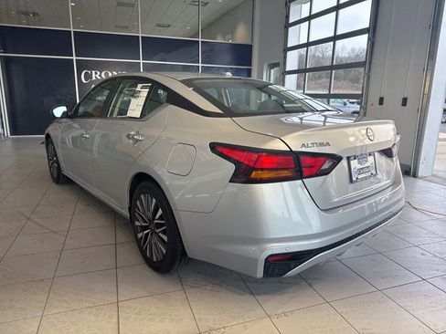 Used 2023 Nissan Altima 2.5 SV image 8