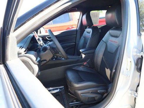 Used 2025 Jeep Compass Trailhawk AWD/4WD image 8