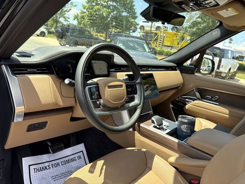 New 2025 Land Rover Range Rover SE image 10