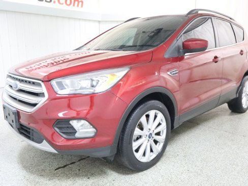 Used 2019 Ford Escape SEL image 2