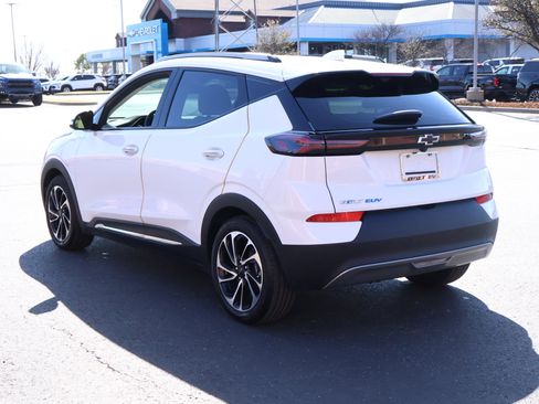 Used 2023 Chevrolet Bolt EUV Premier w/ Sun & Sound Package image 7