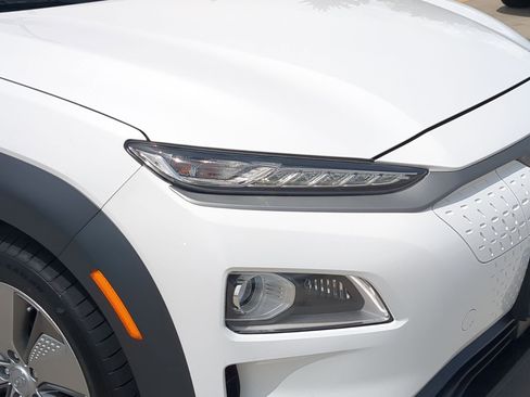 Used 2021 Hyundai Kona Ultimate w/ Cargo Package FWD image 11
