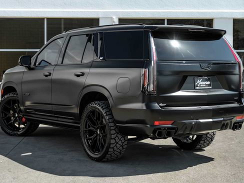 Used 2024 Cadillac Escalade V w/ LPO, ONYX Package AWD/4WD image 11