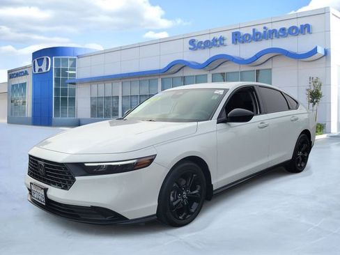 Certified 2025 Honda Accord SE image 2