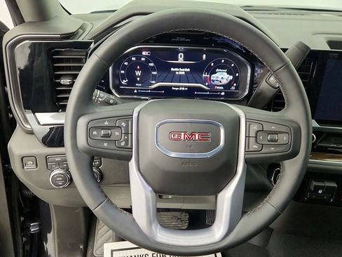 Used 2025 GMC Sierra 1500 Elevation image 13