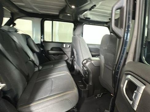 Used 2024 Jeep Wrangler Unlimited Sahara AWD/4WD image 27