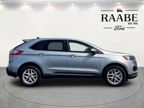 Used 2024 Ford Edge SEL w/ Convenience Package AWD/4WD image 3