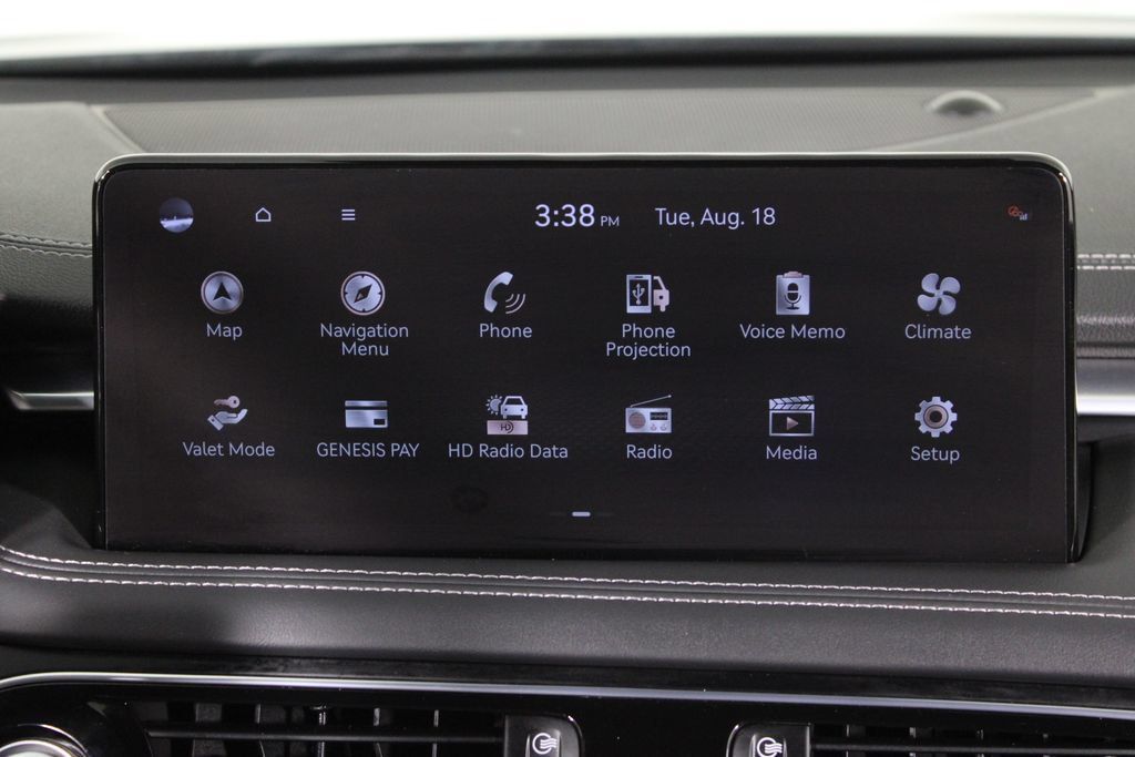 Used 2023 Genesis G70 2.0T RWD image 7