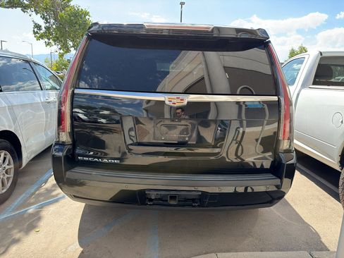 Used 2019 Cadillac Escalade Premium Luxury AWD/4WD image 4