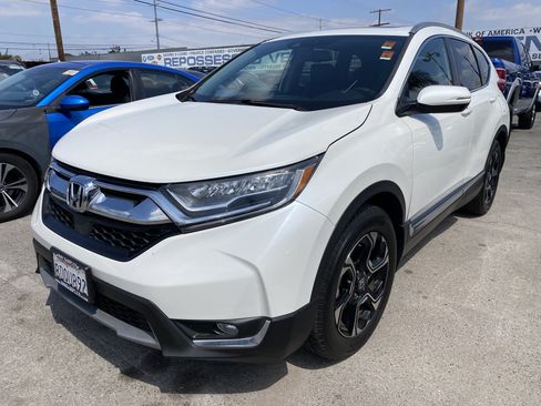 Used 2018 Honda CR-V Touring image 2