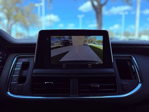 Used 2024 Chevrolet Suburban LT image 13