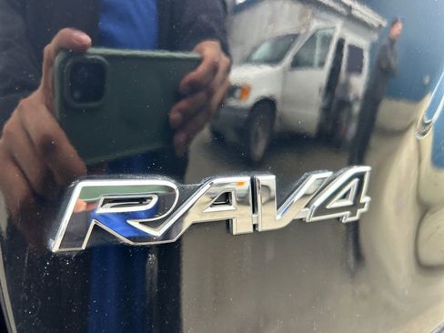 Used 2022 Toyota RAV4 SE w/ Convenience Package AWD/4WD image 35
