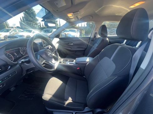 Used 2025 Nissan Sentra SV image 27