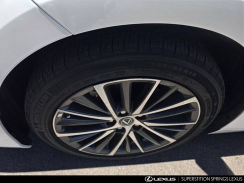 Certified 2025 Lexus ES 300h w/ Premium Package FWD image 11