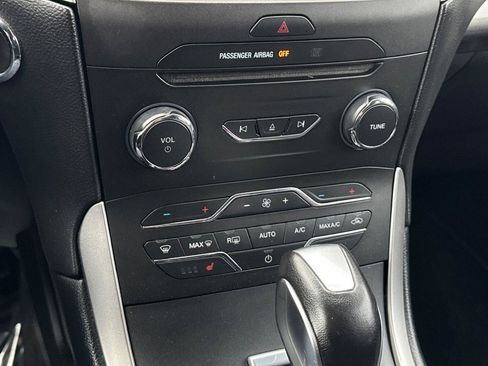 Used 2018 Ford Edge SEL w/ Equipment Group 201A FWD image 23