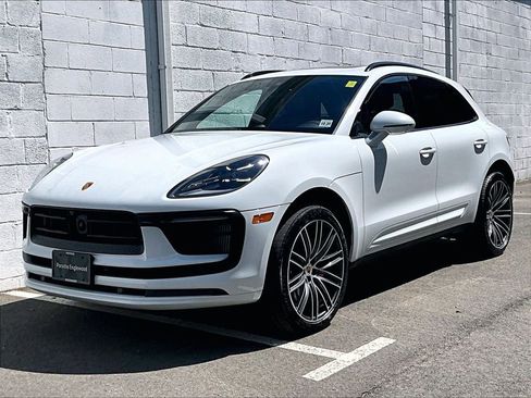 Certified 2025 Porsche Macan S AWD/4WD image 1