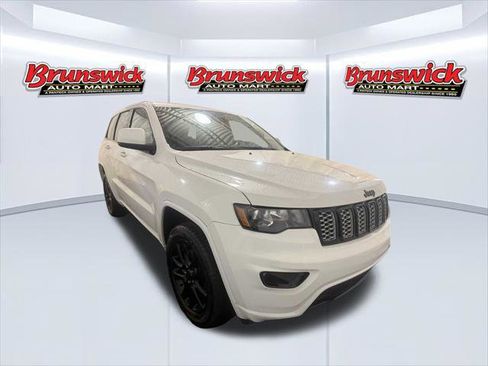 Certified 2021 Jeep Grand Cherokee Laredo X image 8