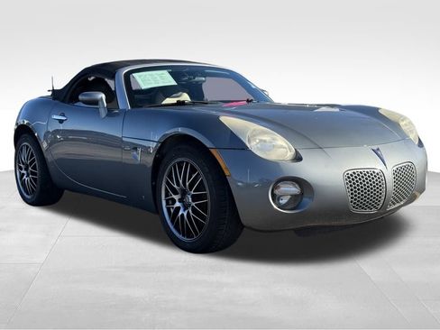 Used 2007 Pontiac Solstice Convertible w/ Premium Package image 11