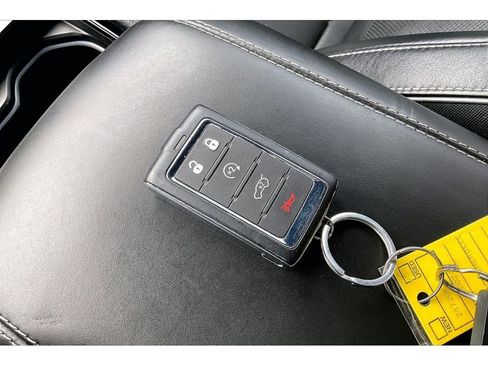 Used 2024 Jeep Grand Cherokee L Overland w/ Advanced Protech Group III AWD/4WD image 14