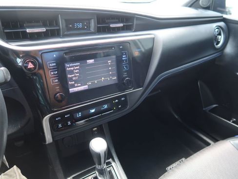 Used 2019 Toyota Corolla SE FWD image 16
