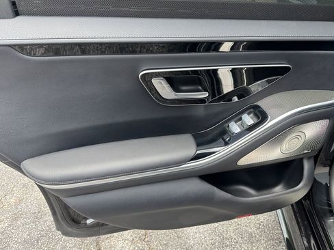 Used 2022 Mercedes-Benz S 500 4MATIC w/ AMG Line Package image 29