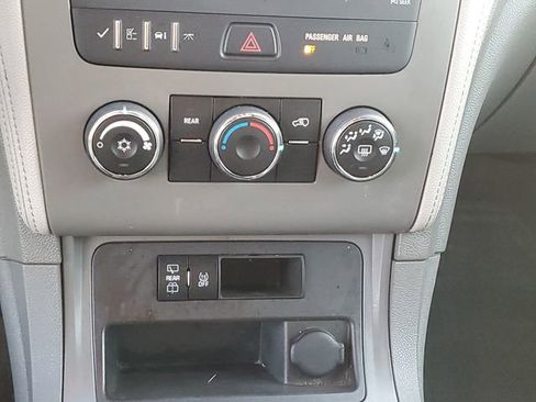 Used 2014 Chevrolet Traverse LS image 37