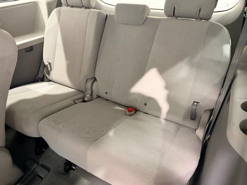 Used 2012 Toyota Sienna LE w/ Towing Pkg FWD image 34