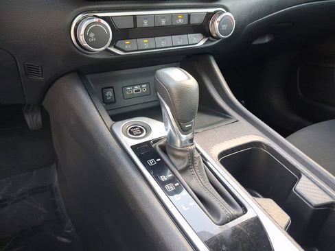 Used 2024 Nissan Sentra SV FWD image 23