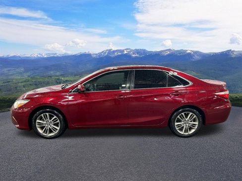 Used 2017 Toyota Camry SE FWD image 2