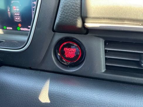 Used 2026 Honda Pilot Black Edition image 9