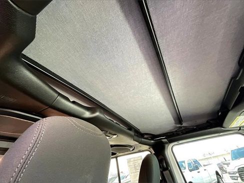 Certified 2022 Jeep Gladiator Mojave image 17