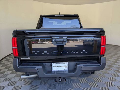 Used 2024 Toyota Tacoma SR image 6
