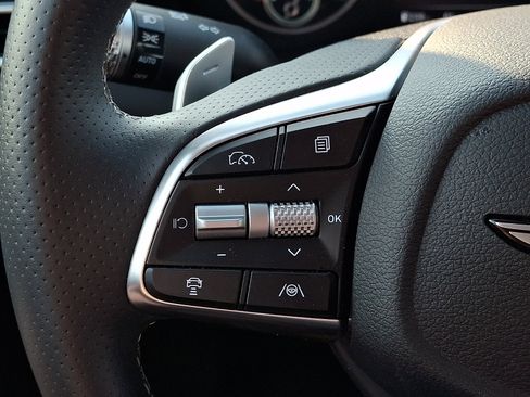 Certified 2026 Genesis G70 2.5T AWD/4WD image 21