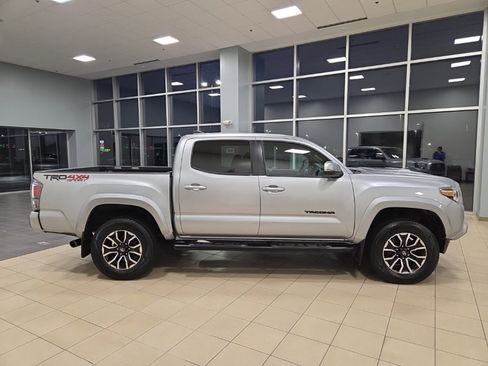 Used 2023 Toyota Tacoma TRD Sport image 6