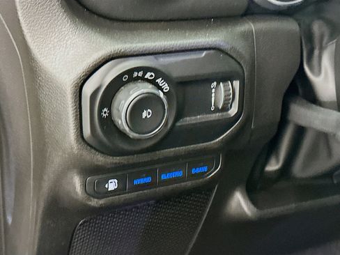 Used 2023 Jeep Wrangler Sahara image 17