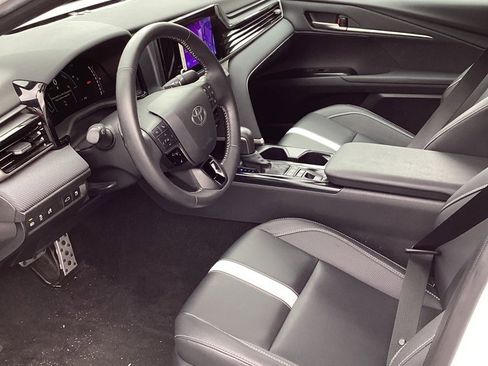 Used 2025 Toyota Camry SE image 10