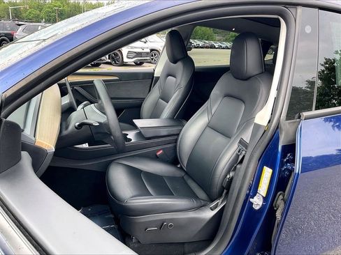 Used 2022 Tesla Model Y Long Range AWD/4WD image 9