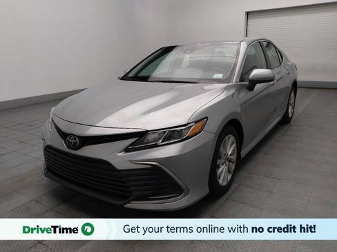Used 2022 Toyota Camry LE FWD image 1