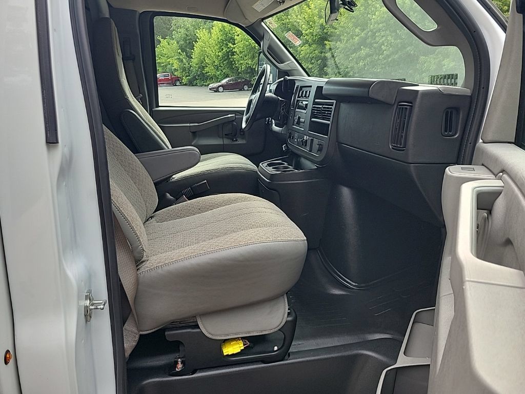 Used 2024 Chevrolet Express 3500 w/ Power Convenience Package RWD image 39