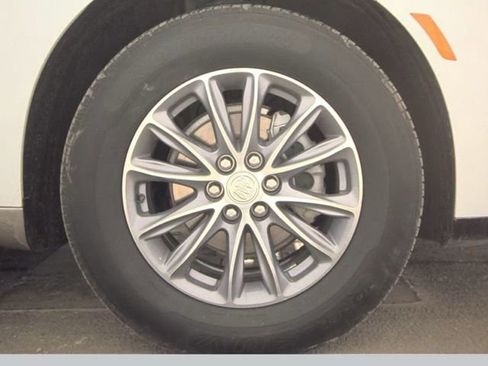 Used 2022 Buick Enclave Premium image 22