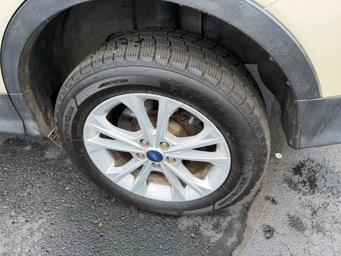 Used 2018 Ford Escape SEL FWD image 9